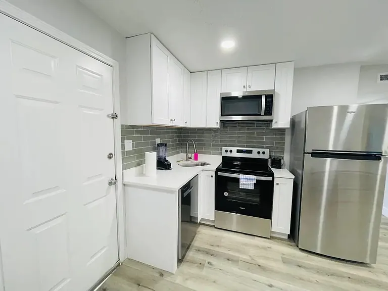 2200 Cassandra Ln #1 — Photo 7