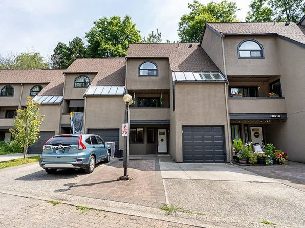 8514 Woodtrail Pl, Burnaby, BC V5A 4A9