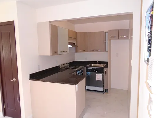 Rented by 18 REALTY | media 7