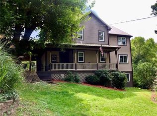 724 Little Creek Rd, Amity, PA 15311