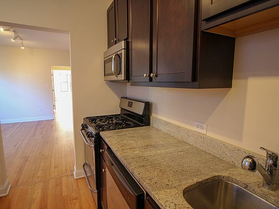 3rd image of 1634 W North Shore Ave APT 1