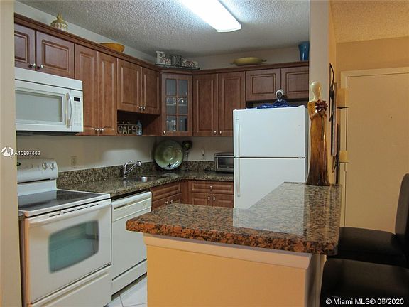 3rd image of 10701 Cleary Blvd APT 206