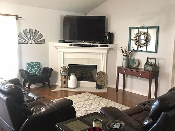 3rd image of 1789 Cherry Creek Dr
