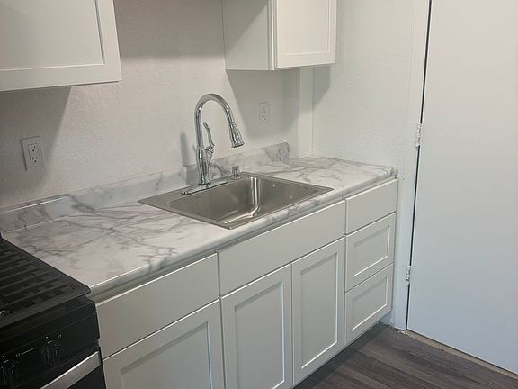 3rd image of 1416 Gilbert St #36