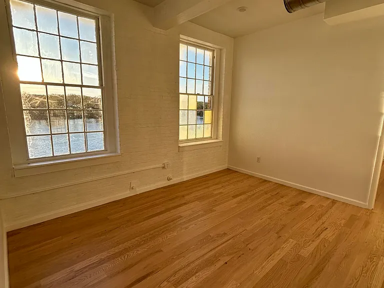 155 River St #3A — Photo 2