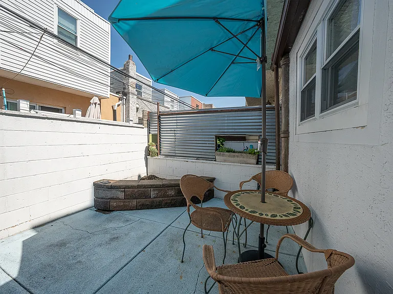 1916 S Alder St — Photo 21