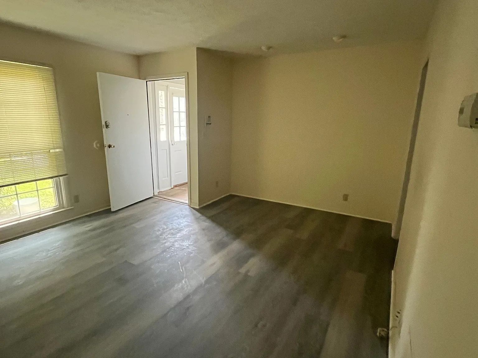 810 Sheppard Way — Photo 3