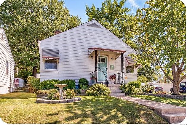 1st image of 3374 Macklind Ave