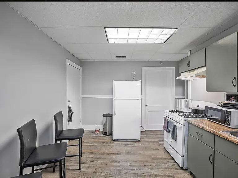 1665 Aberdeen St #2 — Photo 2
