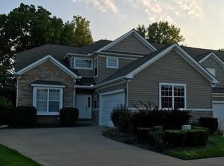 29363 Hummingbird Cir #15, Westlake, OH 44145