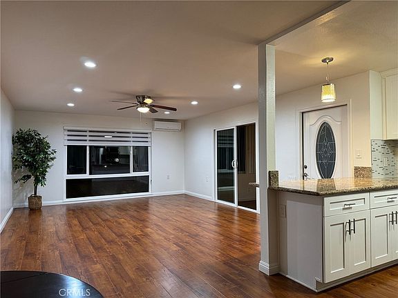 3rd image of 48 Calle Aragon Unit A