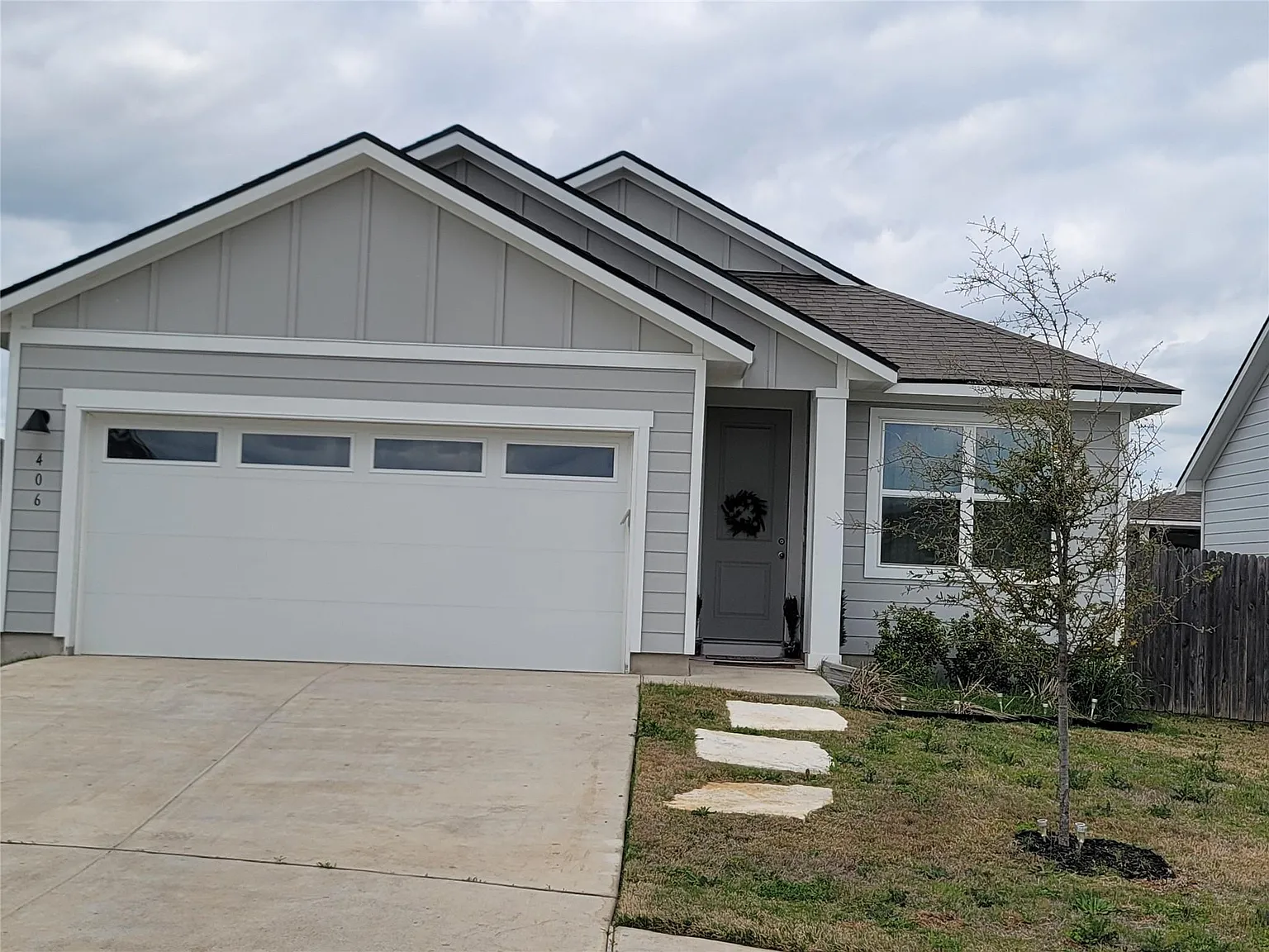 3 bed, 2.0 bath, 1720 sqft, $2,100 — Photo 1