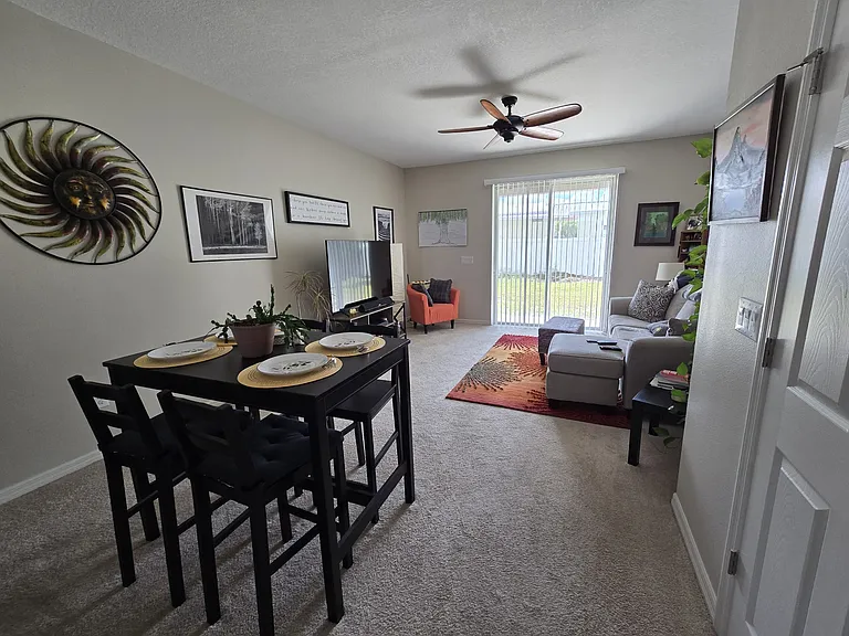 8915 Walnut Gable Ct — Photo 4