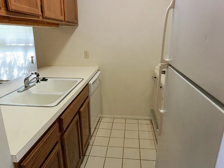 125 N Troy Ave #B — Photo 3
