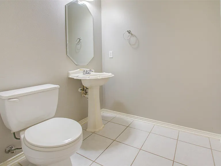 411 Green Stone Ct — Photo 18