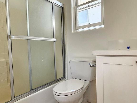 2nd image of 2807 2nd St APT 6