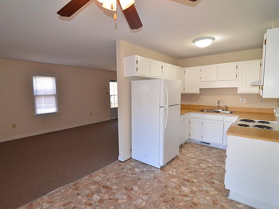 2nd image of 3114 Newington Ct