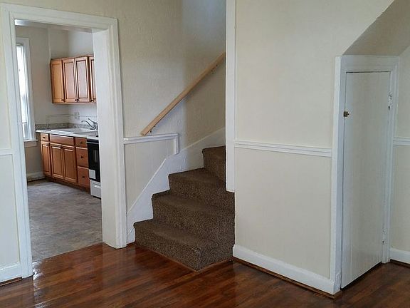 4th image of 221 Mill St