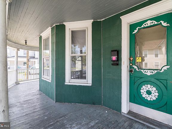 4th image of 422 N Pine St