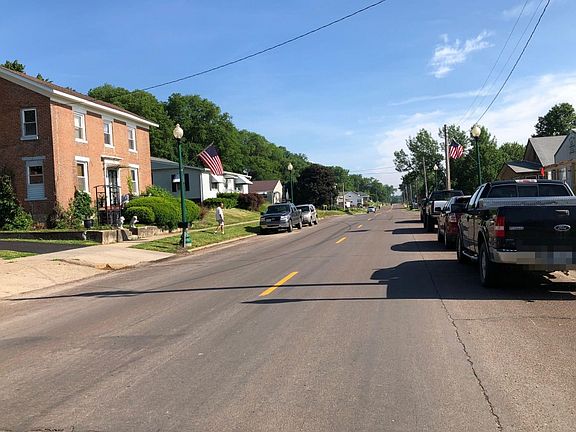 5th image of 211 N Main St