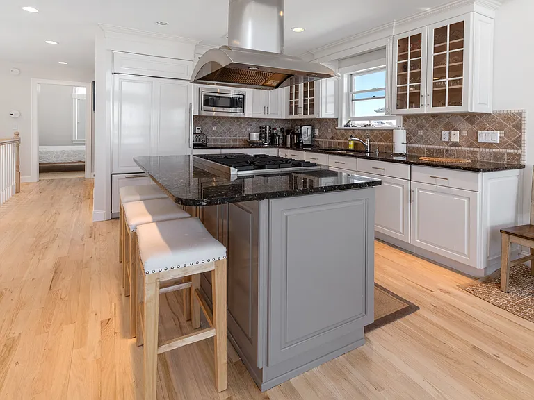 781 Dune Rd — Photo 20