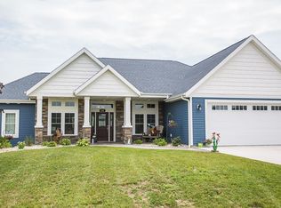 N796 Twin Knolls Dr, Fort Atkinson, WI 53538