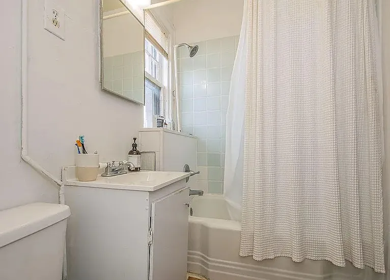 Pleasant St. Apartments — Photo 16