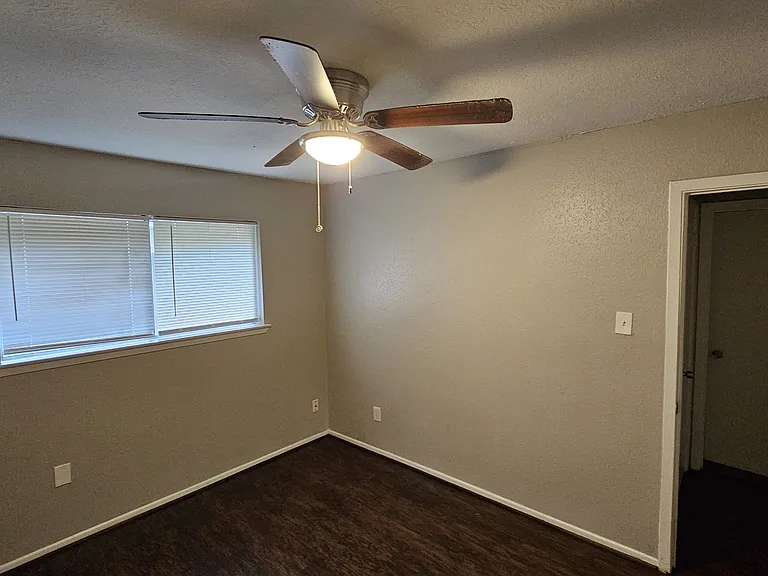 4430 McCleester Dr — Photo 13
