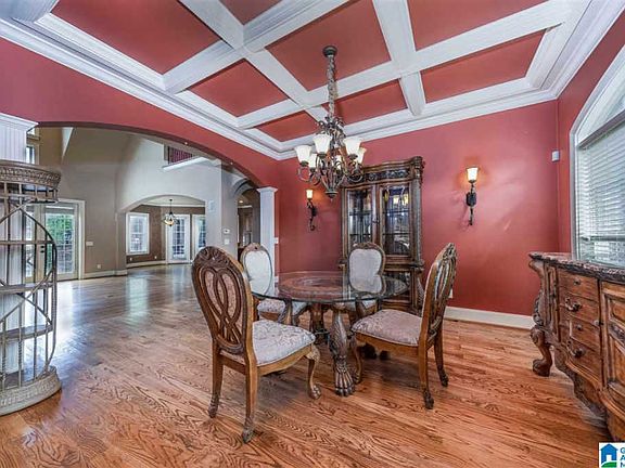 5th image of 231 Oakwood Dr