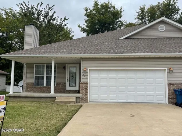 915 Briarview Dr, Carl Junction, MO 64834
