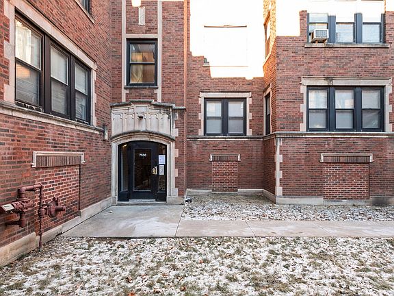 3rd image of 7526 S Kingston Ave #7530-1B