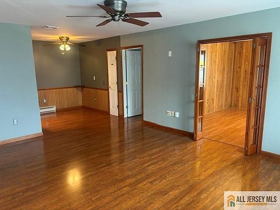 4th image of 150 Providence Way #B