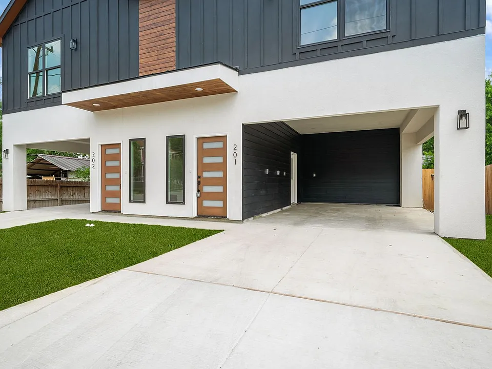247 Princeton Ave #201