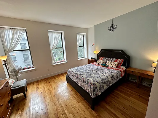 Rented by Esra Realty | media 31