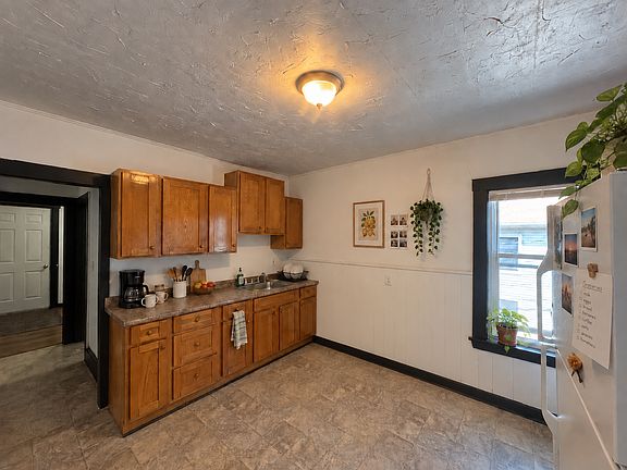 5th image of 49 Hinckley St