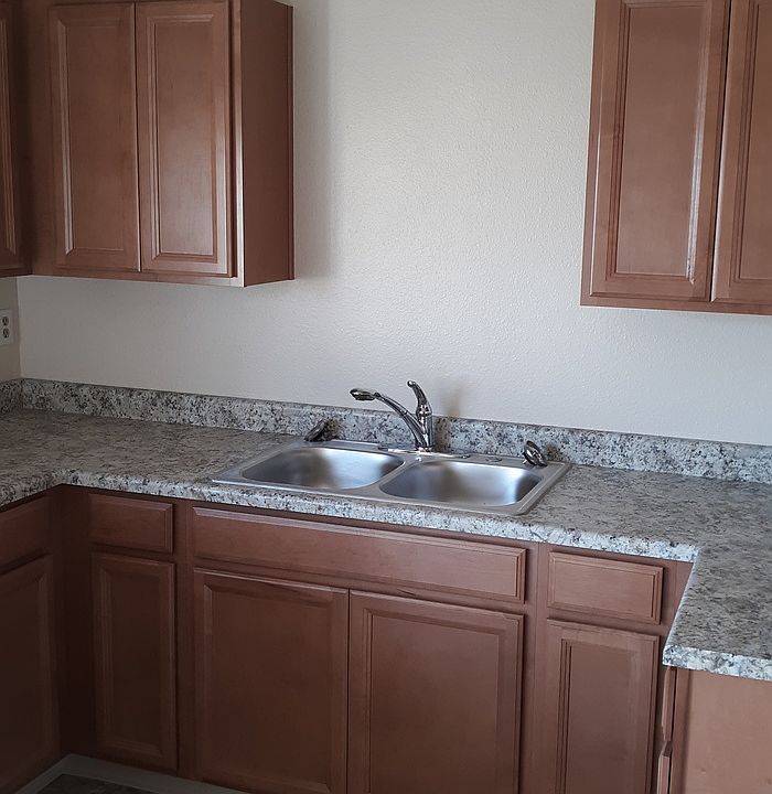 2nd image of 219 Soledad St