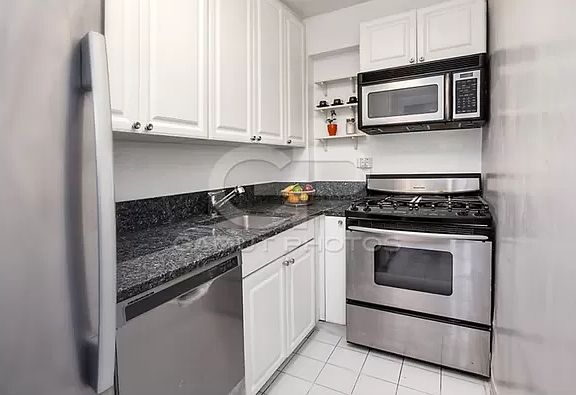5th image of 153 E 57th St APT 11D