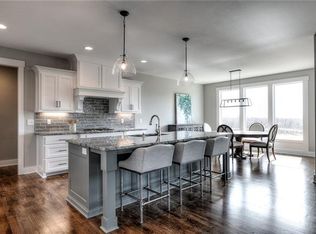 2609 NW 92nd St, Kansas City, MO 64155