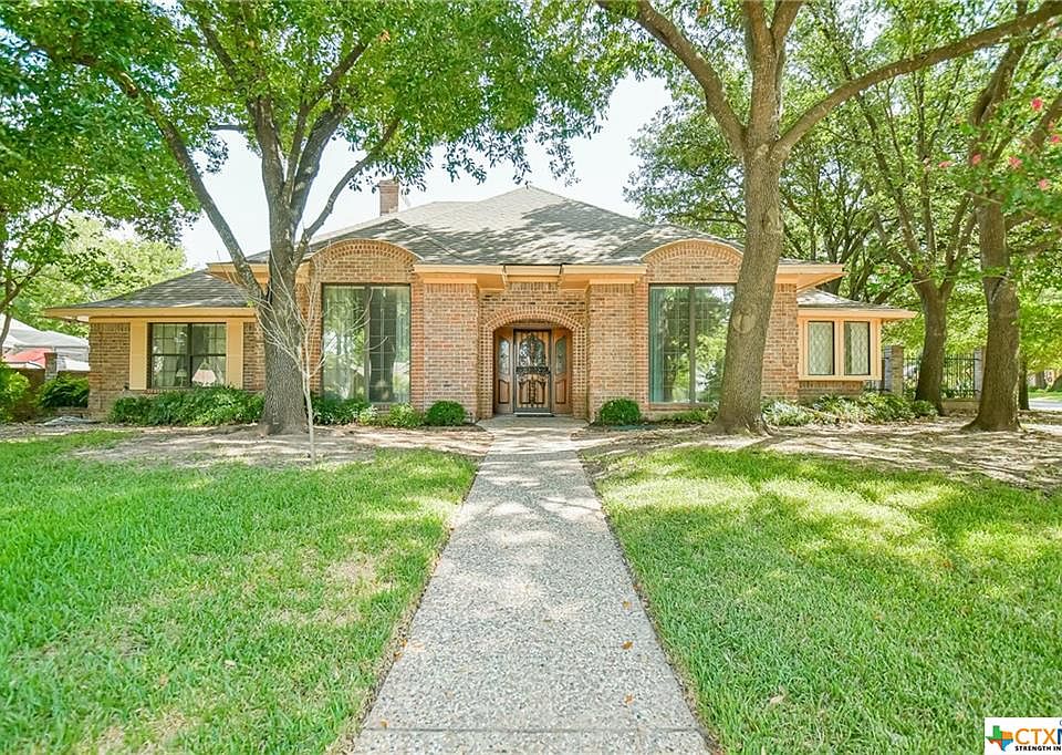 1st image of 2701 Canyon Oaks Ct