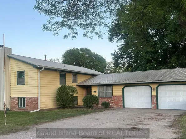 5011 Fort Kearney Rd, Grand Island, NE 68801