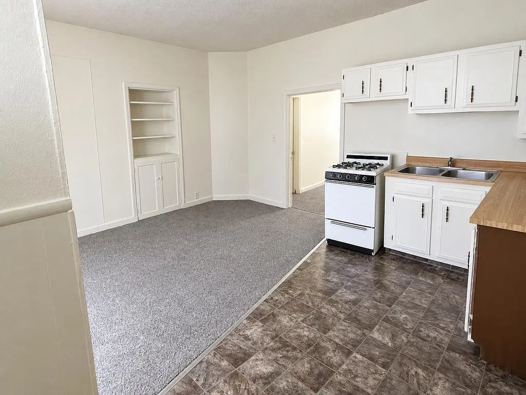 49 South 19th Street — Photo 1