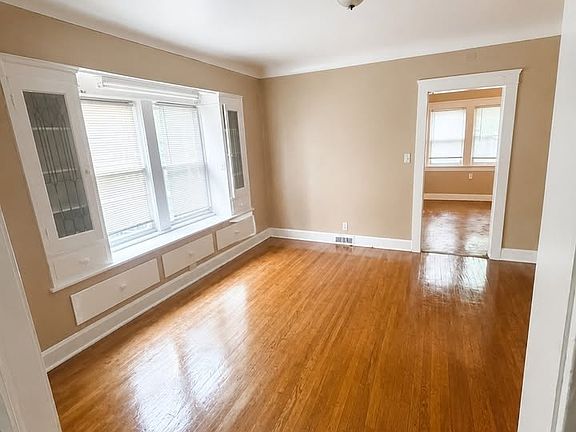 3rd image of 4253 E 124th St