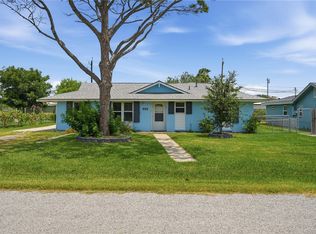 464 Sunset Dr, Ingleside, TX 78362