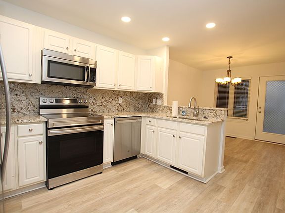 5th image of 117 Lakeside Dr