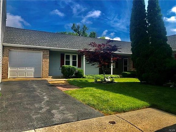 3rd image of 19 Fort Lee Ct