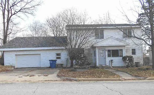 304 Hoyt St photo 1