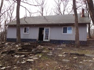 683 Whippoorwill Dr, Bushkill, PA 18324