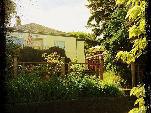 3rd image of 7107 30th Ave SW