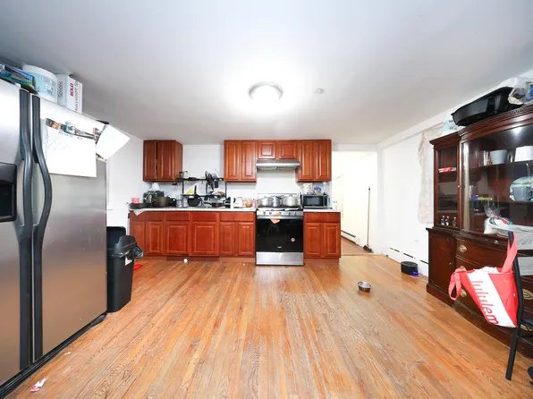 76 Simonson Avenue image 4 of 21