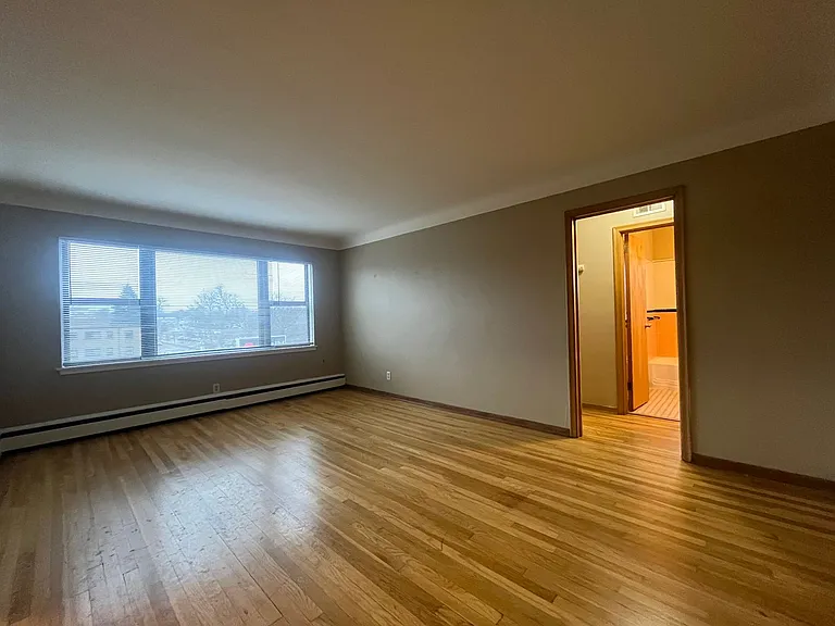 1573 Hartford Ave — Photo 25